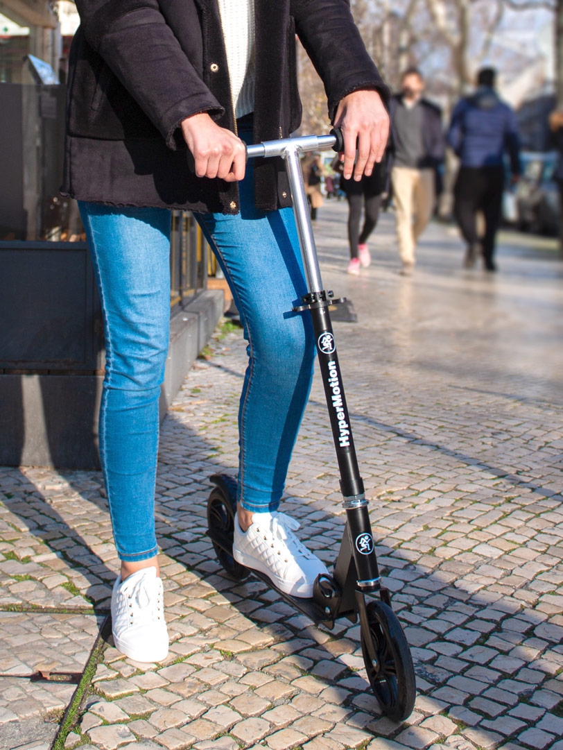 Скутер HyperMotion ROCKSTER - Черен