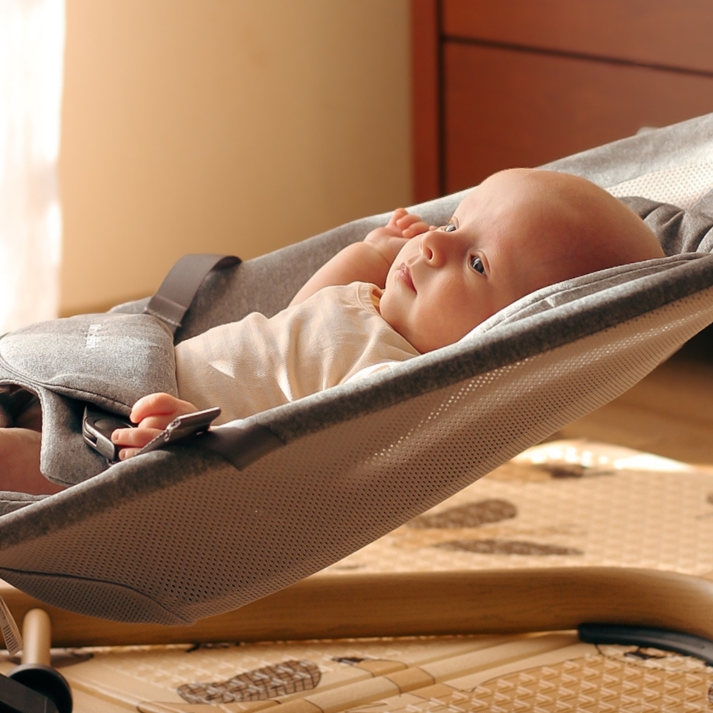 Люлеещ се стол 2 в 1 Moby-Система LILY - сив