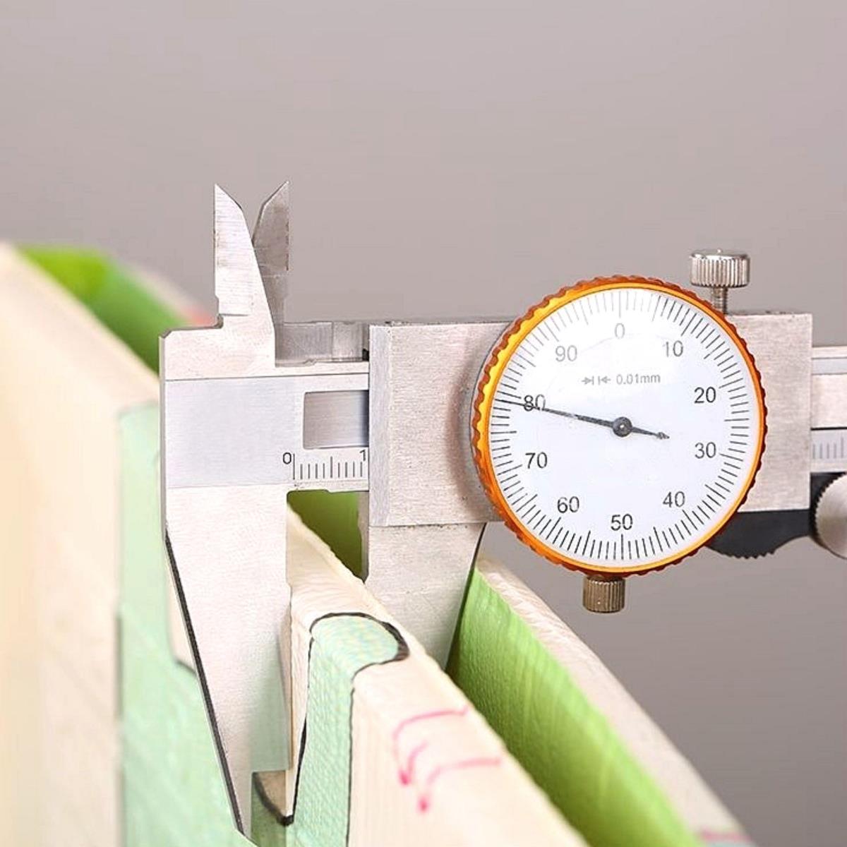 Двустранна сгъваема подложка от пяна 180 x 120 x 1cm - Космос/геометрични триъгълници