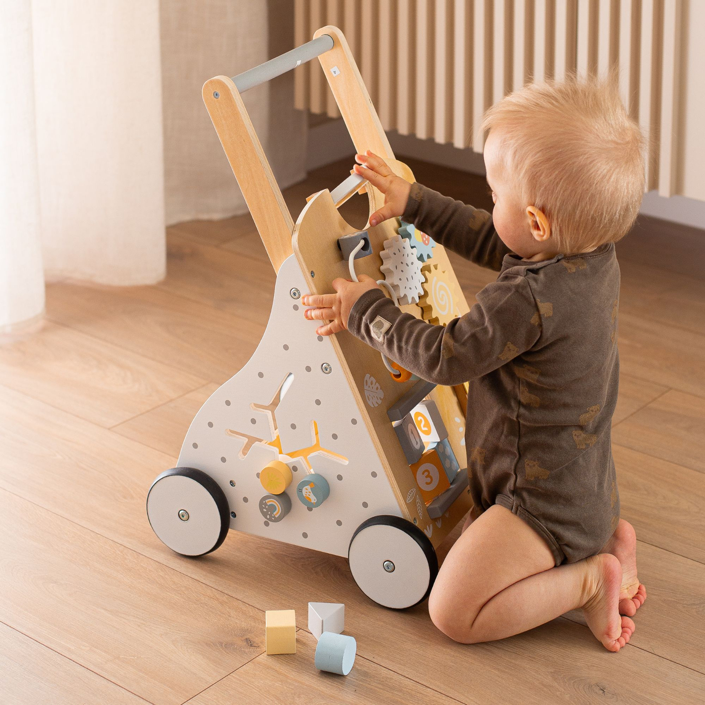 Образователна дървена проходилка 8в1 / бебешки тласкач - манипулационна дъска