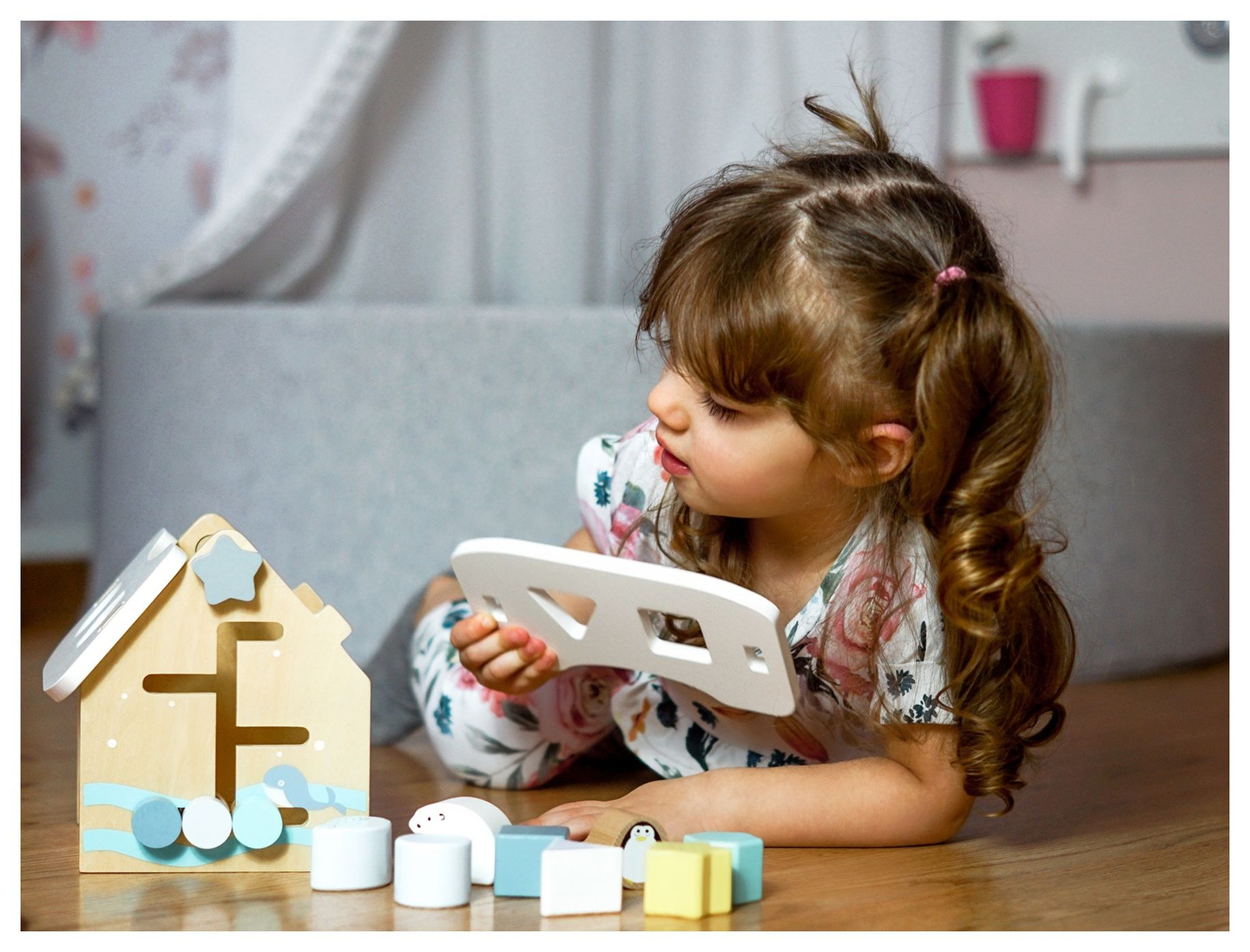 Сортер - образователна дървена къщичка с блокчета