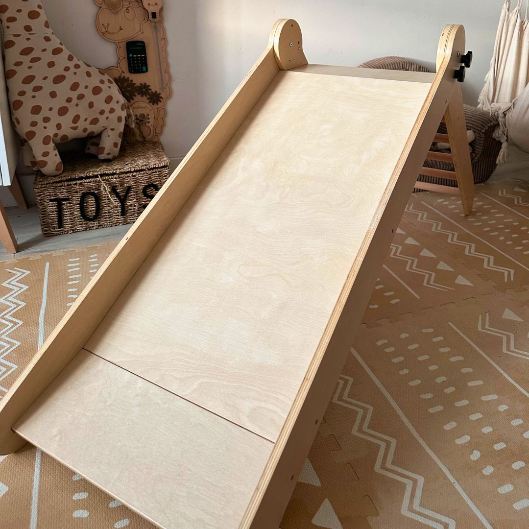 Дървена пързалка със стълба за деца