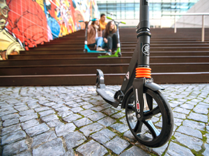 HyperMotion DRAGSTER градски скутер Черен