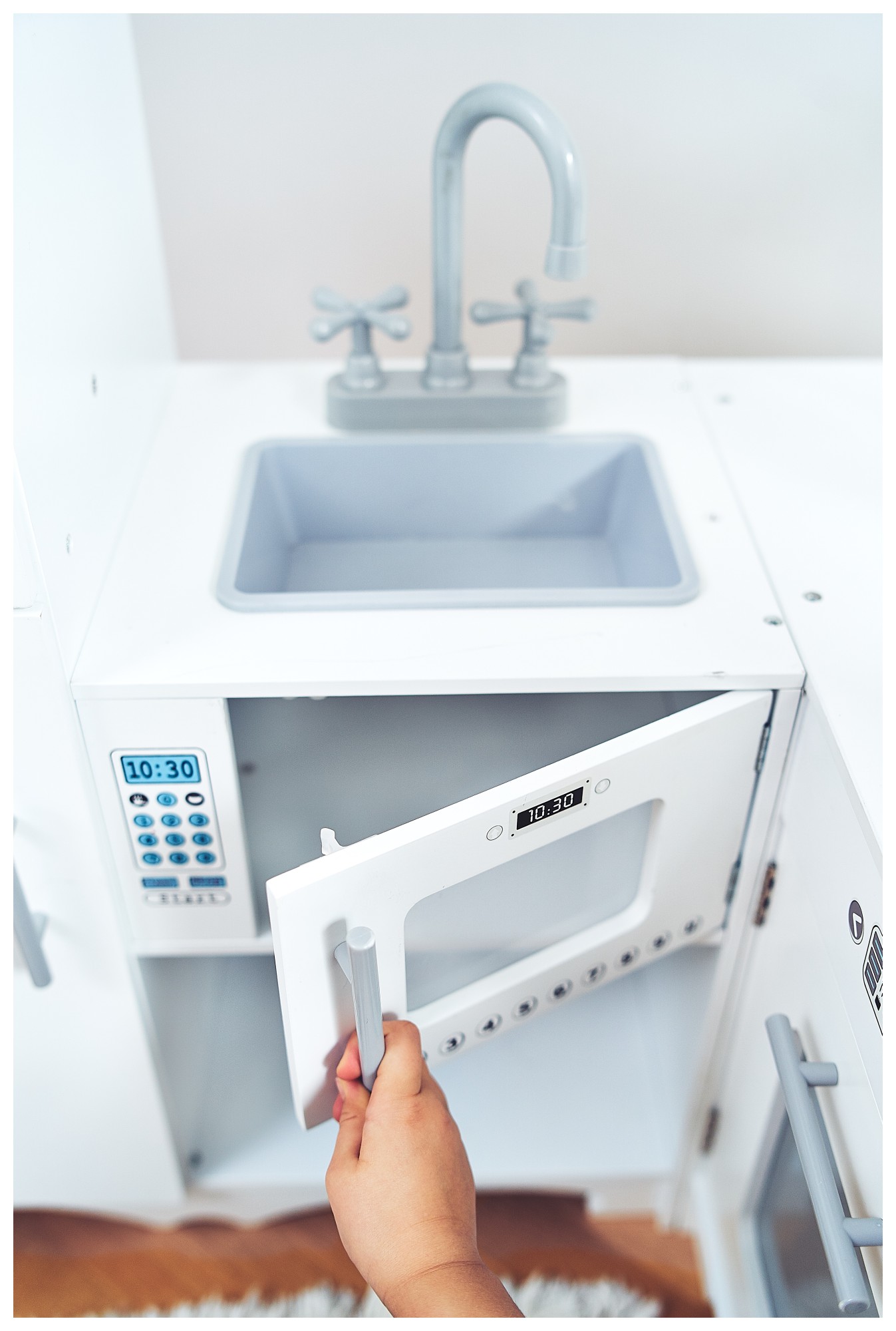 Ъглова дървена кухня XXXL с хладилник, фурна, пералня, престилка и аксесоари