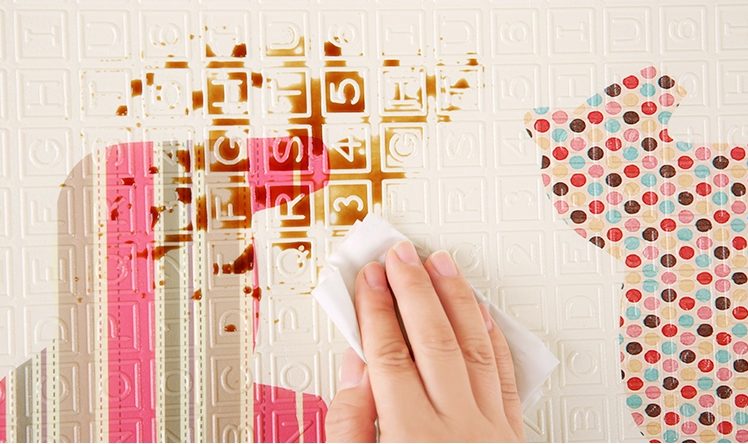 Двустранна подложка от пяна XXL - сгъваема 1 CM (гора с мече и коне)