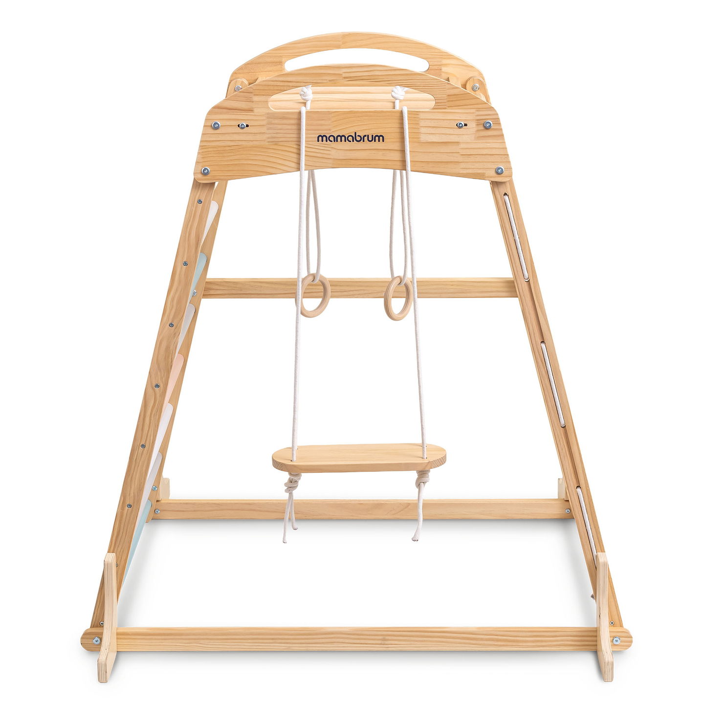 Дървена закрита детска площадка с люлка, гимнастически халки и мрежа за катерене