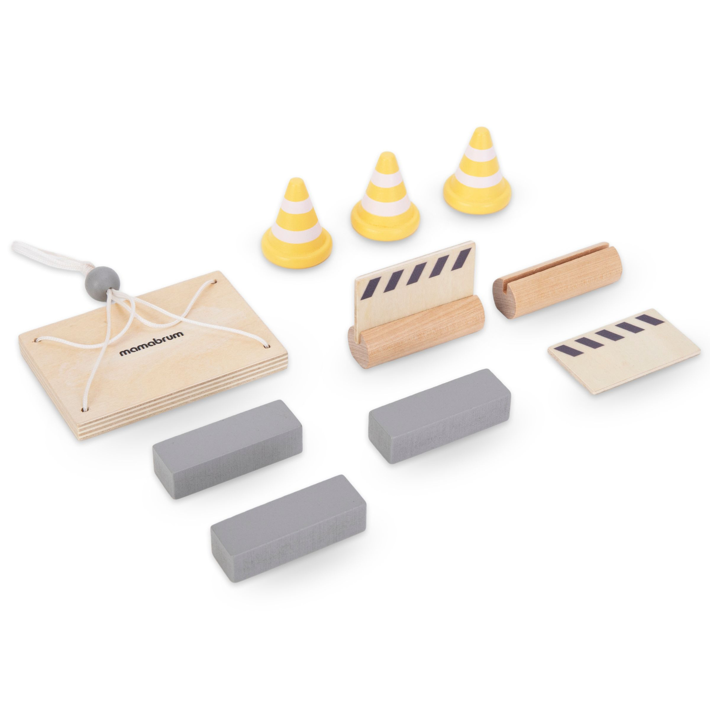 Дървена строителна площадка с голям мобилен кран и превозни средства, кулокранове