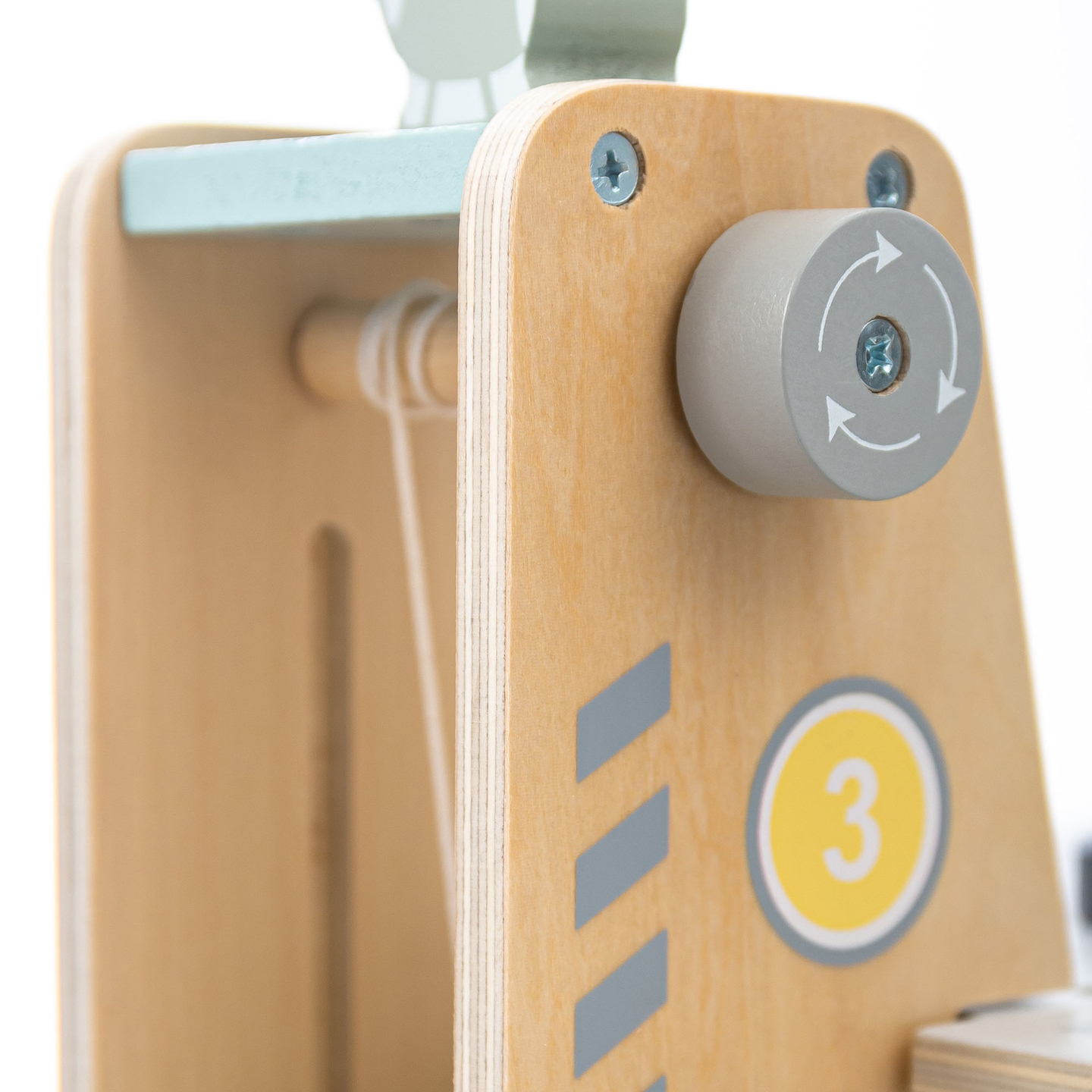 Дървен, триетажен гараж за деца с аксесоари – паркинг, бензиностанция, автомивка, хеликоптер