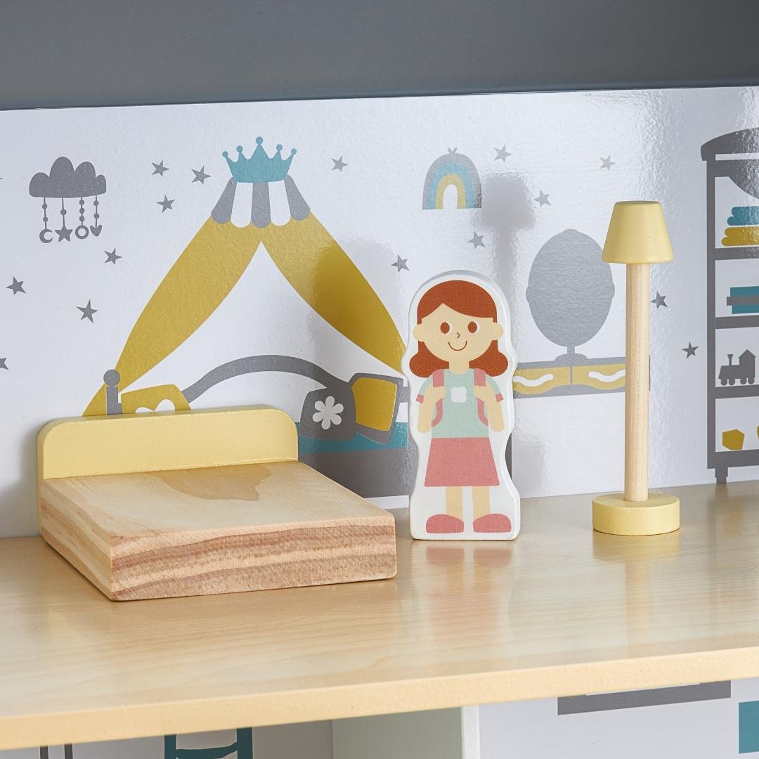 Бяла дървена къща за кукли с тераса и аксесоари