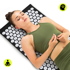 Акупресурна постелка с възглавница и калъф - 72 см HyperMotion черно-бяла