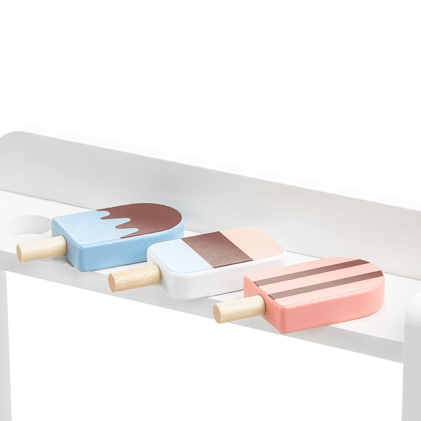Дървен салон за сладолед с кафемашина - кафене с аксесоари