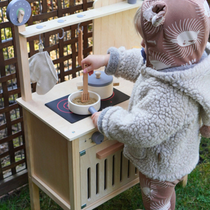 Дървена градинска кухня с аксесоари - естествено бохо