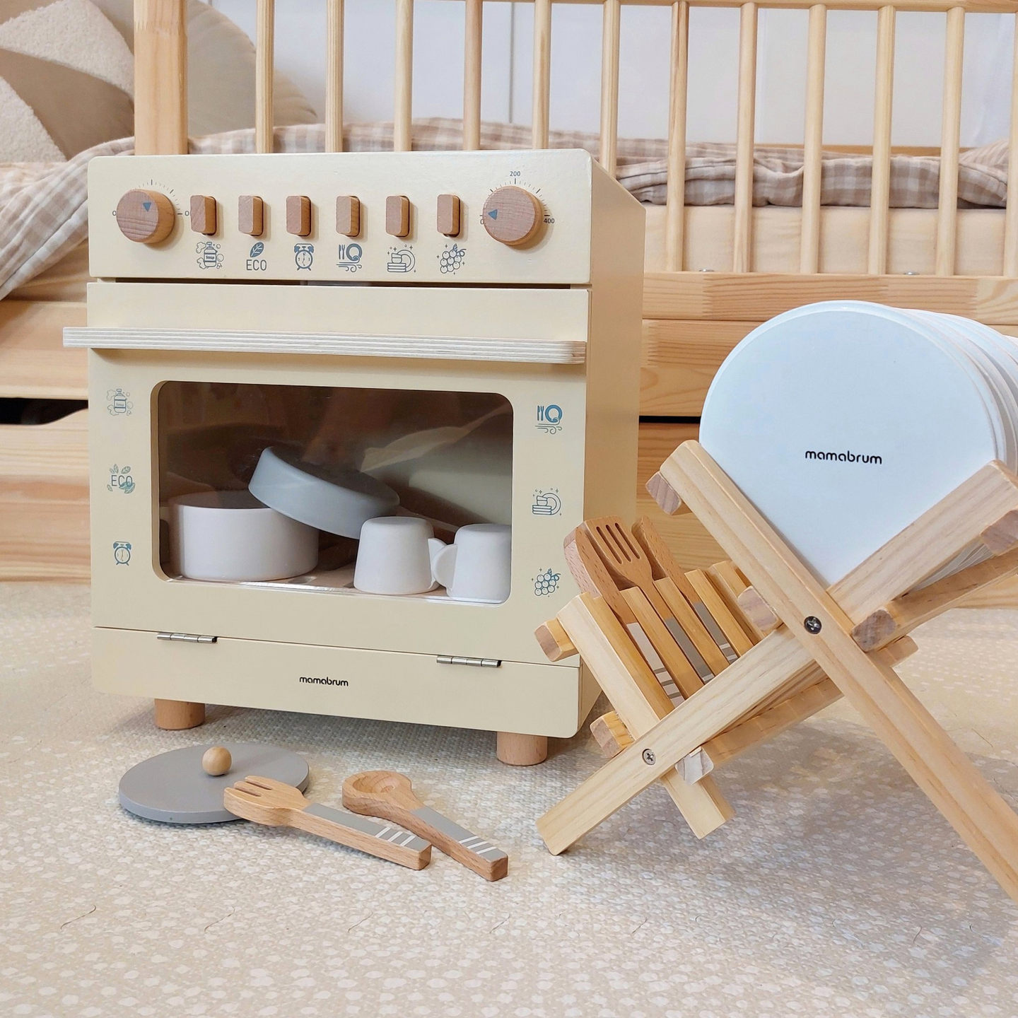 Дървена съдомиялна с аксесоари