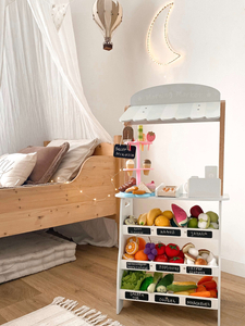 Магазин за зеленчуци - дървен щанд с щайги, касов апарат и терминал