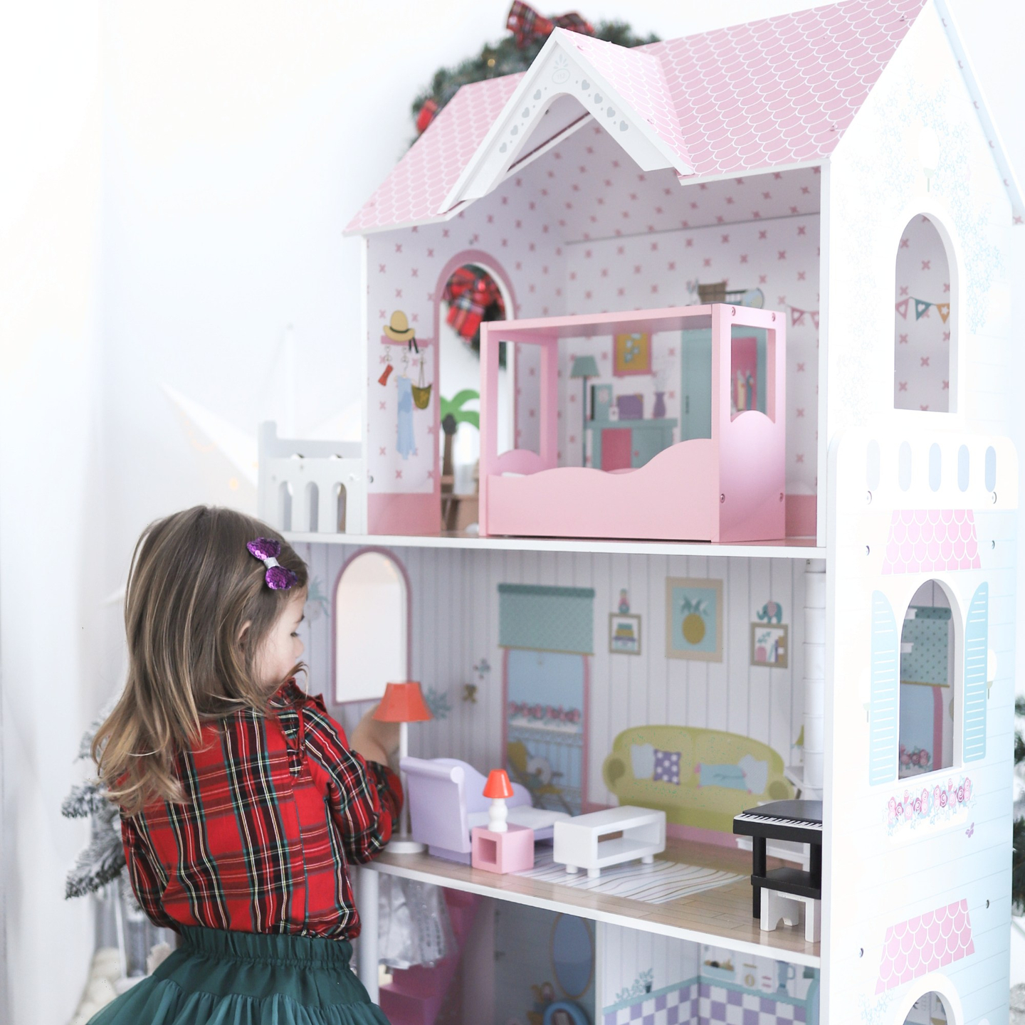 XXL Най-голямата дървена къща за кукли - 123 см - LED осветление - тераса, аксесоари, градина