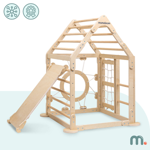 Дървена закрита детска площадка - къщичка със стълби и пързалка