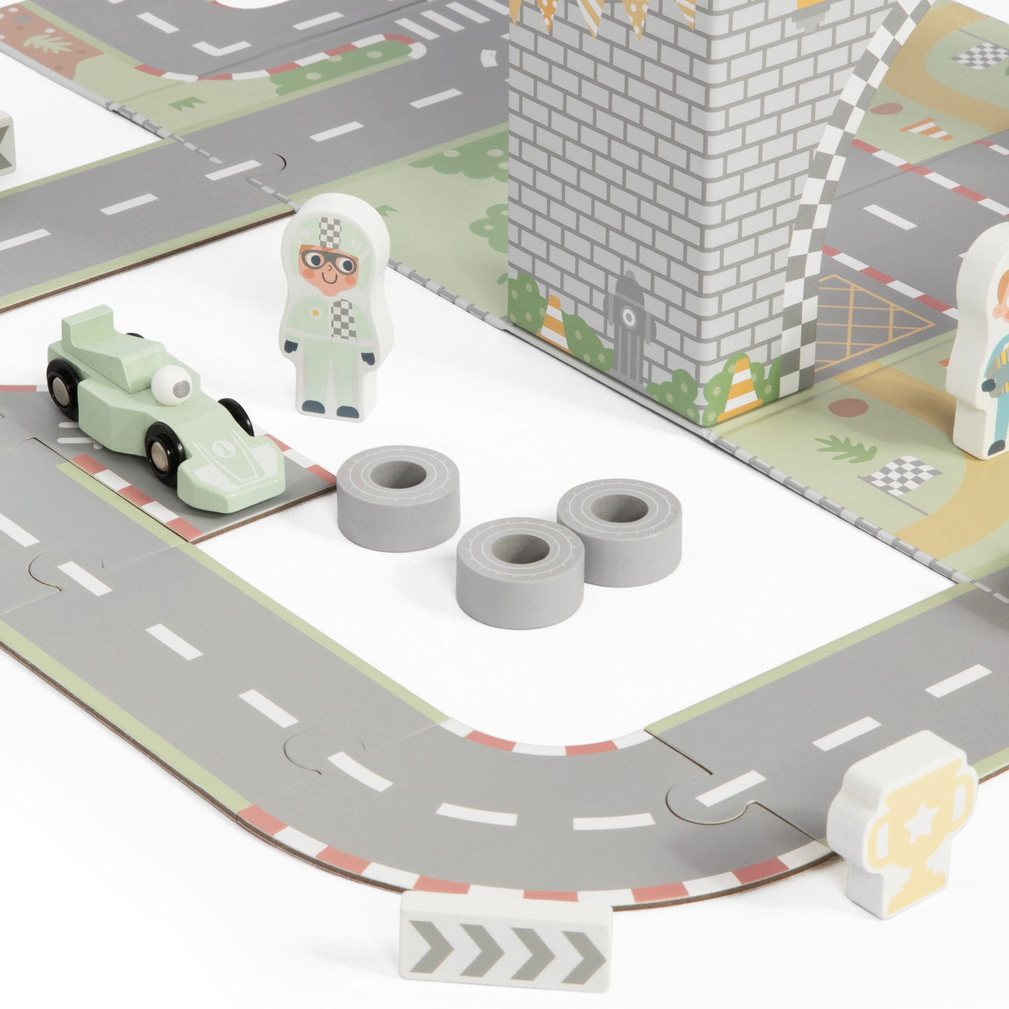 Магнитен куфар със състезателна писта, дървени превозни средства и пътни принадлежности