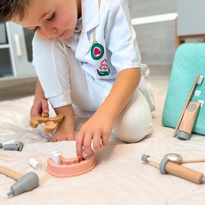 Комплект за малък зъболекар