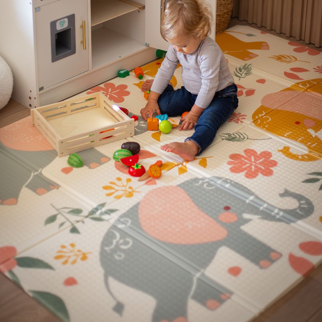 Двустранна сгъваема постелка от пяна 180 x 120 x 1cm - Екзотични слонове/нежно сиво