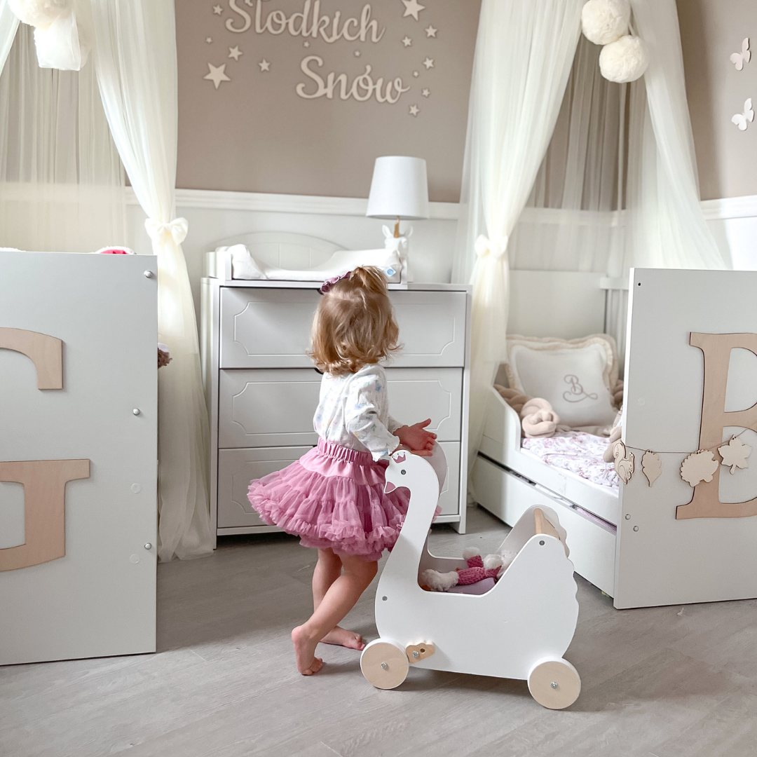 Дървена детска количка за кукли - Swan