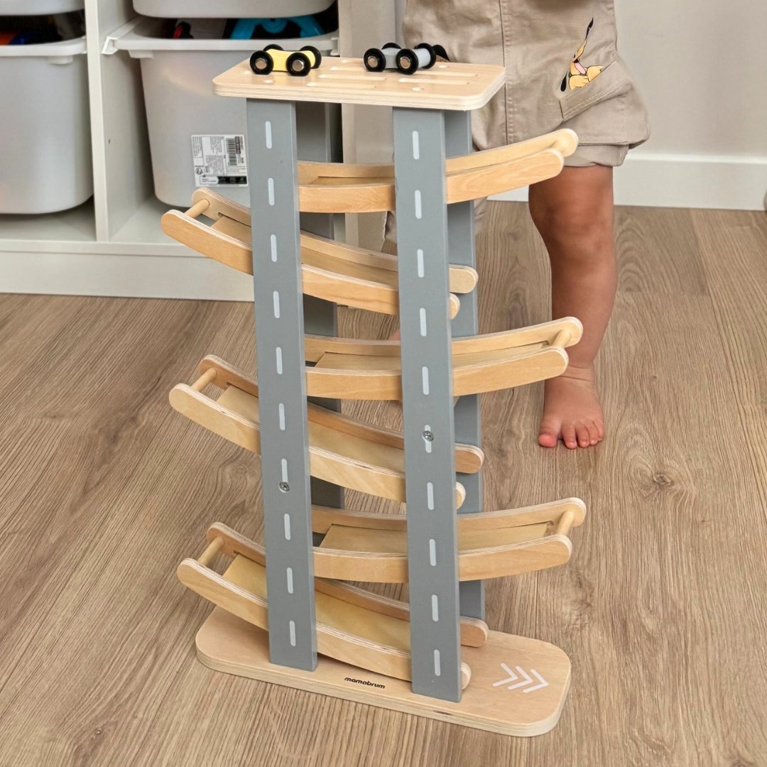 Дървена писта - пързалка за автомобили - 6 етажа