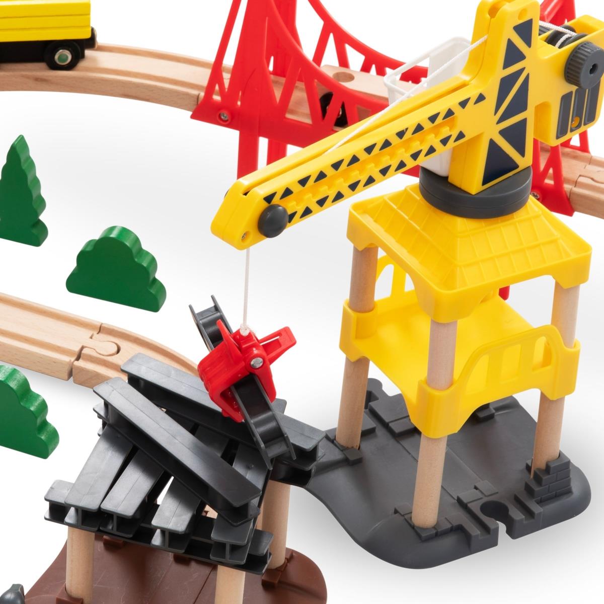 Дървена железница, акумулаторен влак - Град: релси, коли, мост, летище