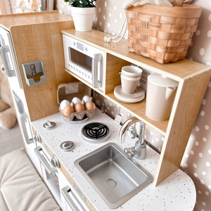 XXL дървена кухня с LED осветление, престилка и аксесоари