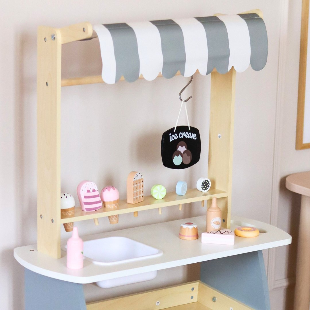 Дървен сладоледен салон на колела - количка за сладолед