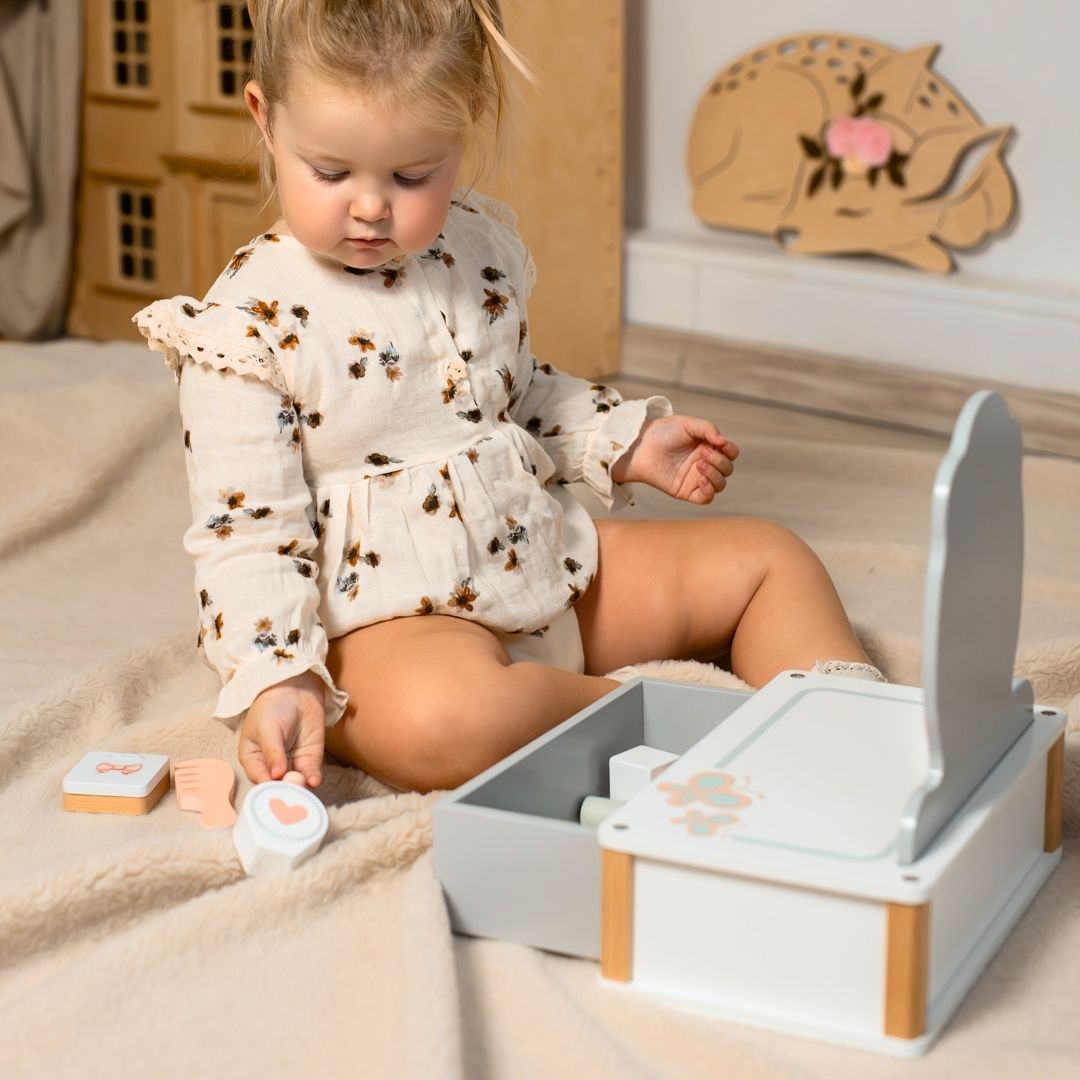 Дървена детска тоалетка с аксесоари