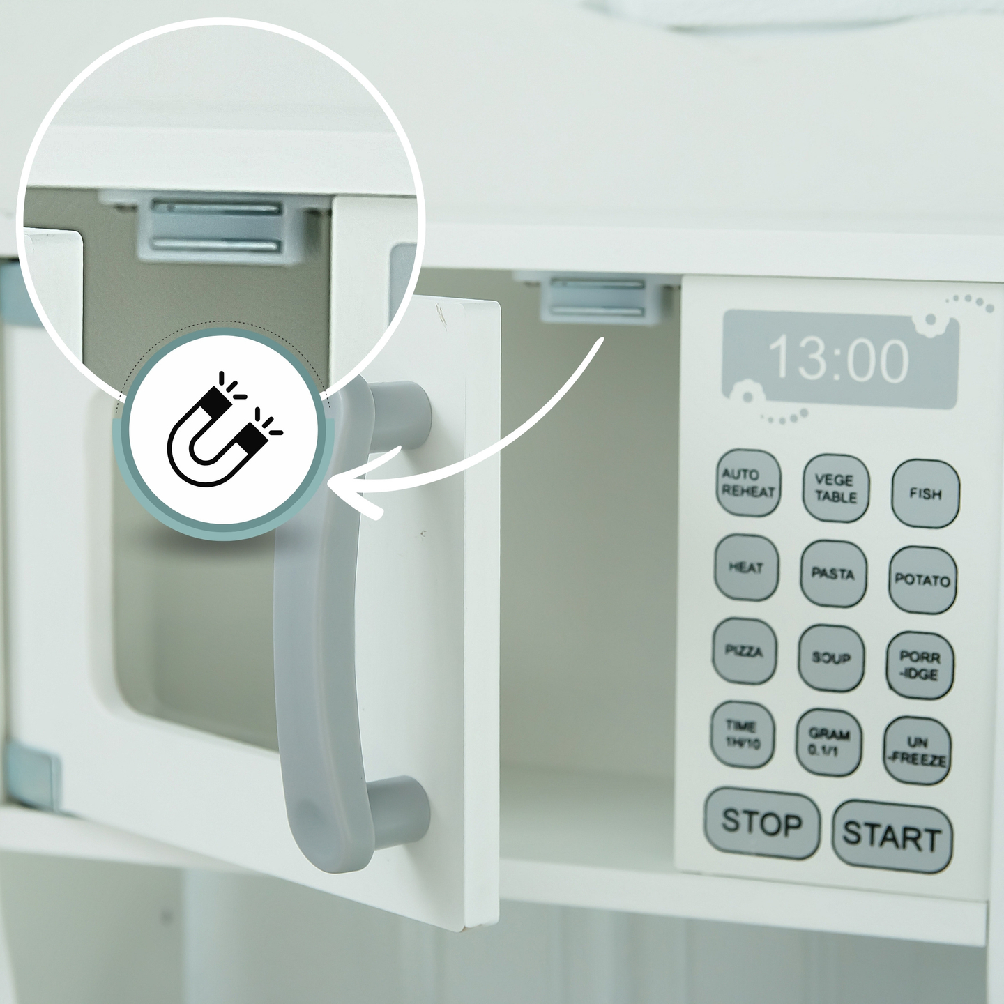 Дървена детска кухня с микровълнова печка