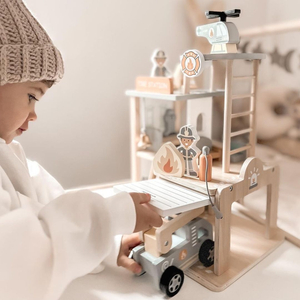 Дървена пожарна станция с аксесоари, пожарна команда