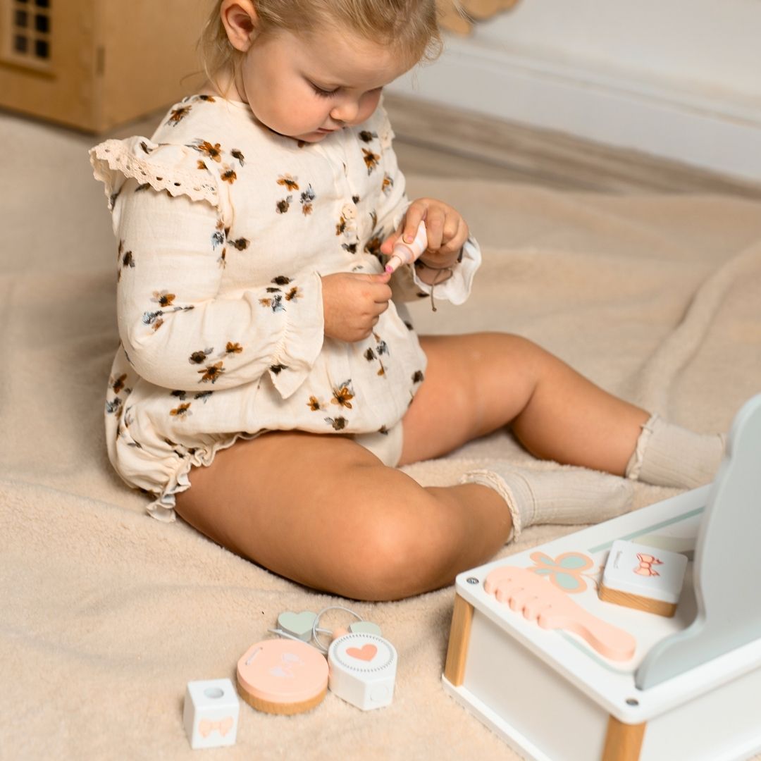 Дървена детска тоалетка с аксесоари