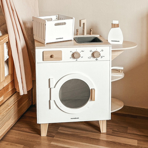 Дървена перална машина с ютия, кош и перилна течност