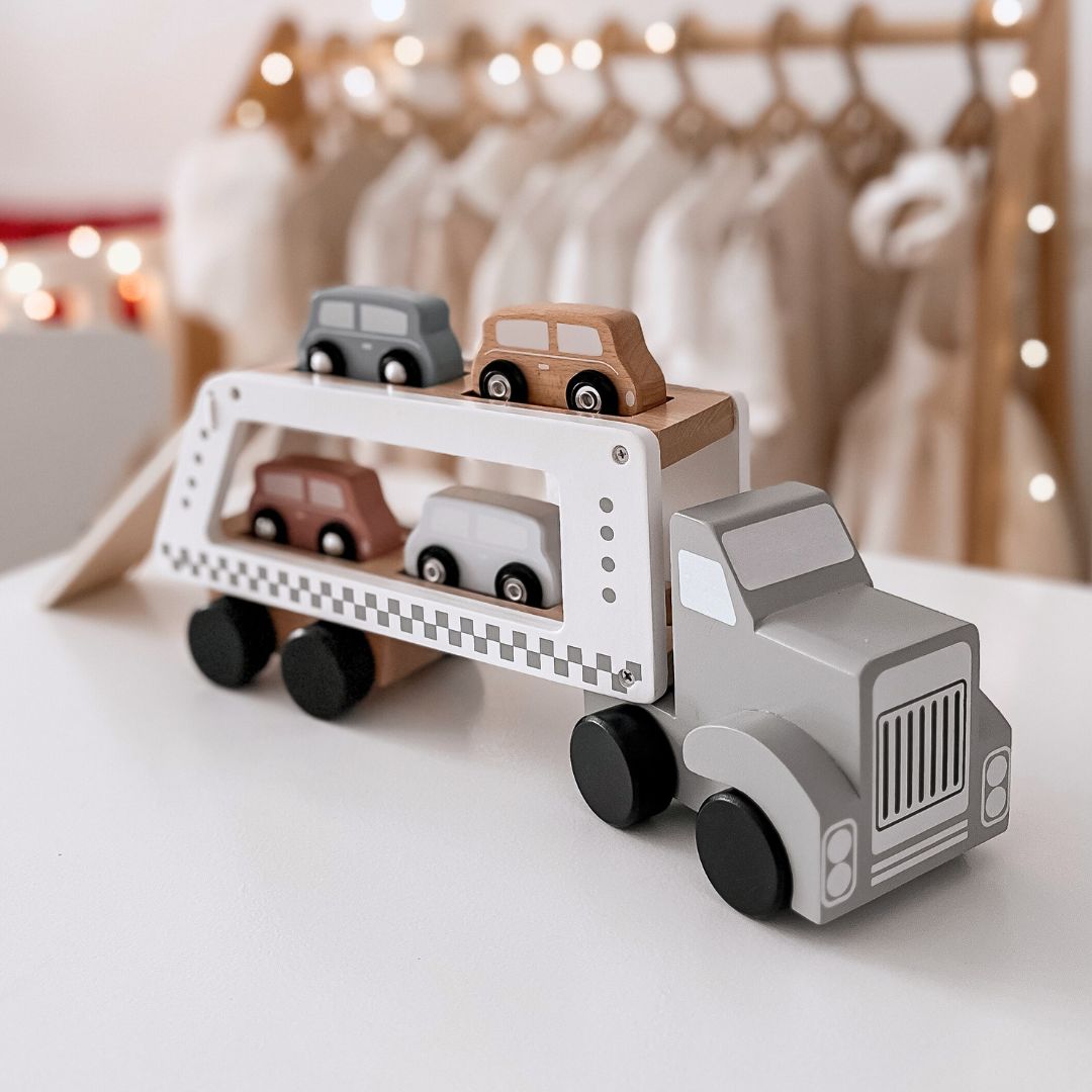 Дървен камион с ремарке с 4 автомобила